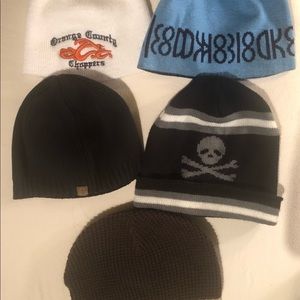 ***SOLD*** Lot of 5 beanie hats